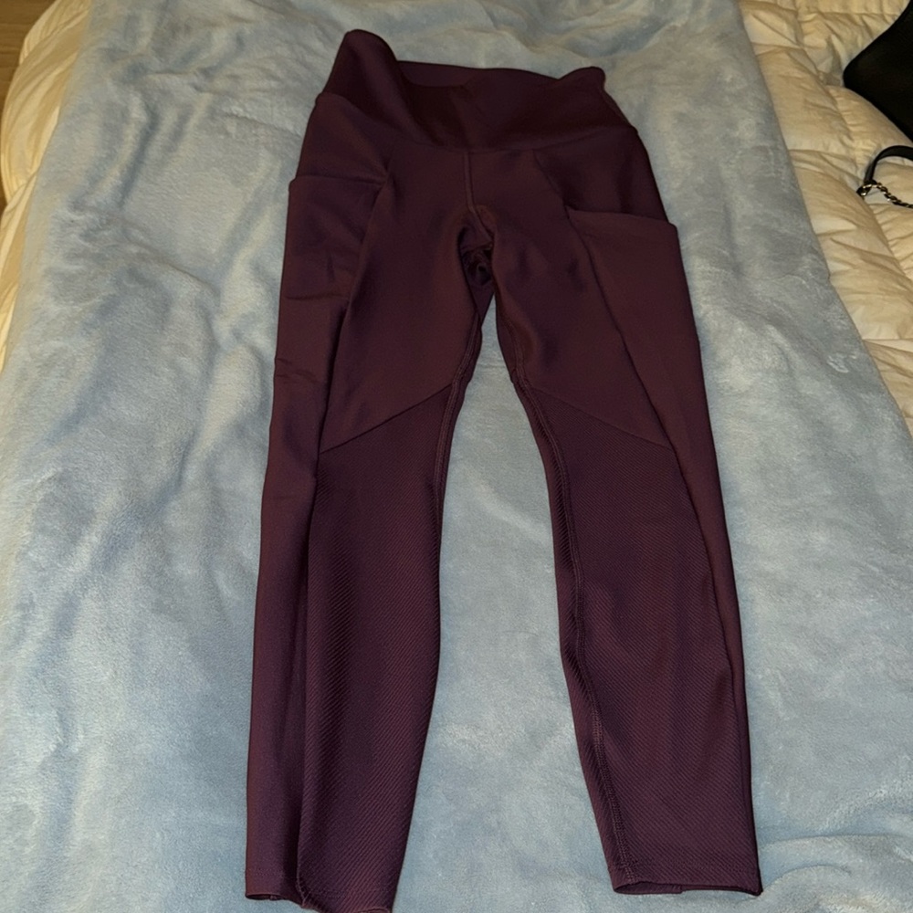 ALO Ribbed Airlift High-Waist 7/8 Enchanted Legging SIZE small. Worn once